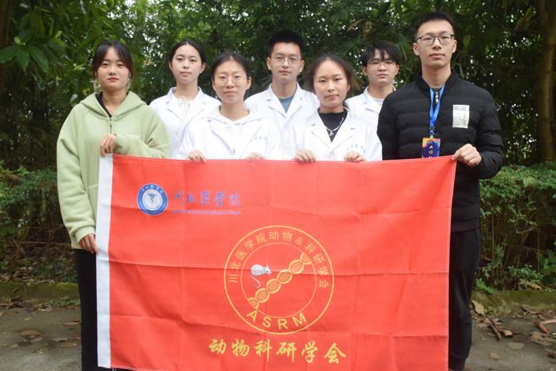 团聚青春,共赴未来