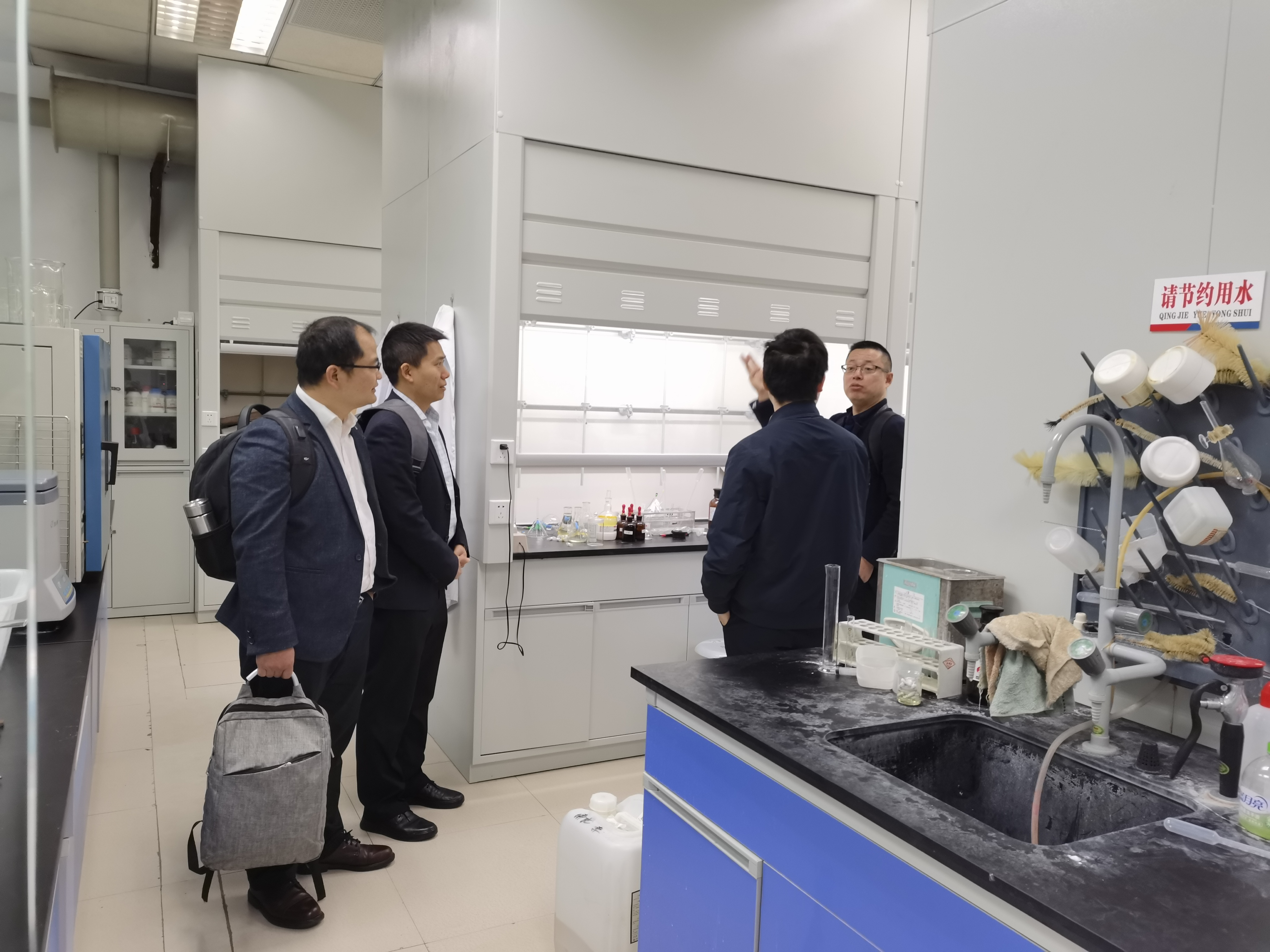 四川轻化工大学化学与环境工程学院领导一行访问药学院