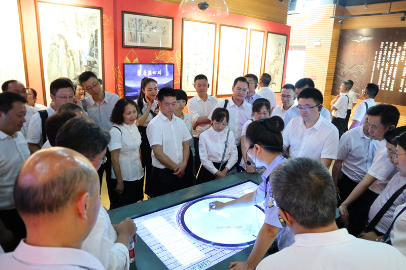 我校党员干部赴省法纪教育基地开展党风廉政警示教育活动