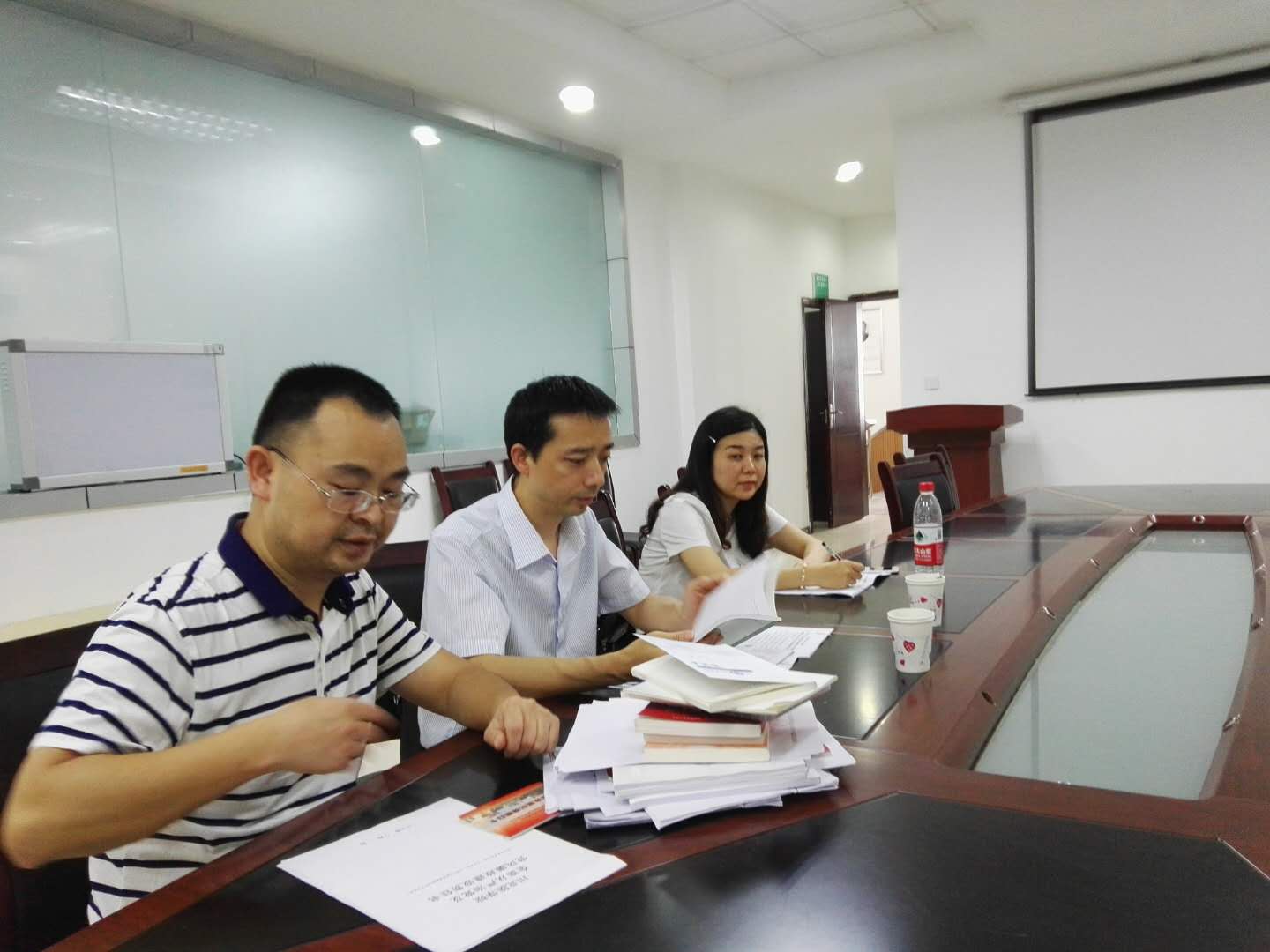 校纪委开展二级党组织党风廉政建设专项督查