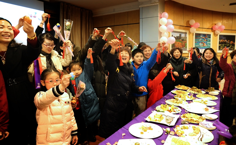学校工会开展庆三八妇女节系列活动