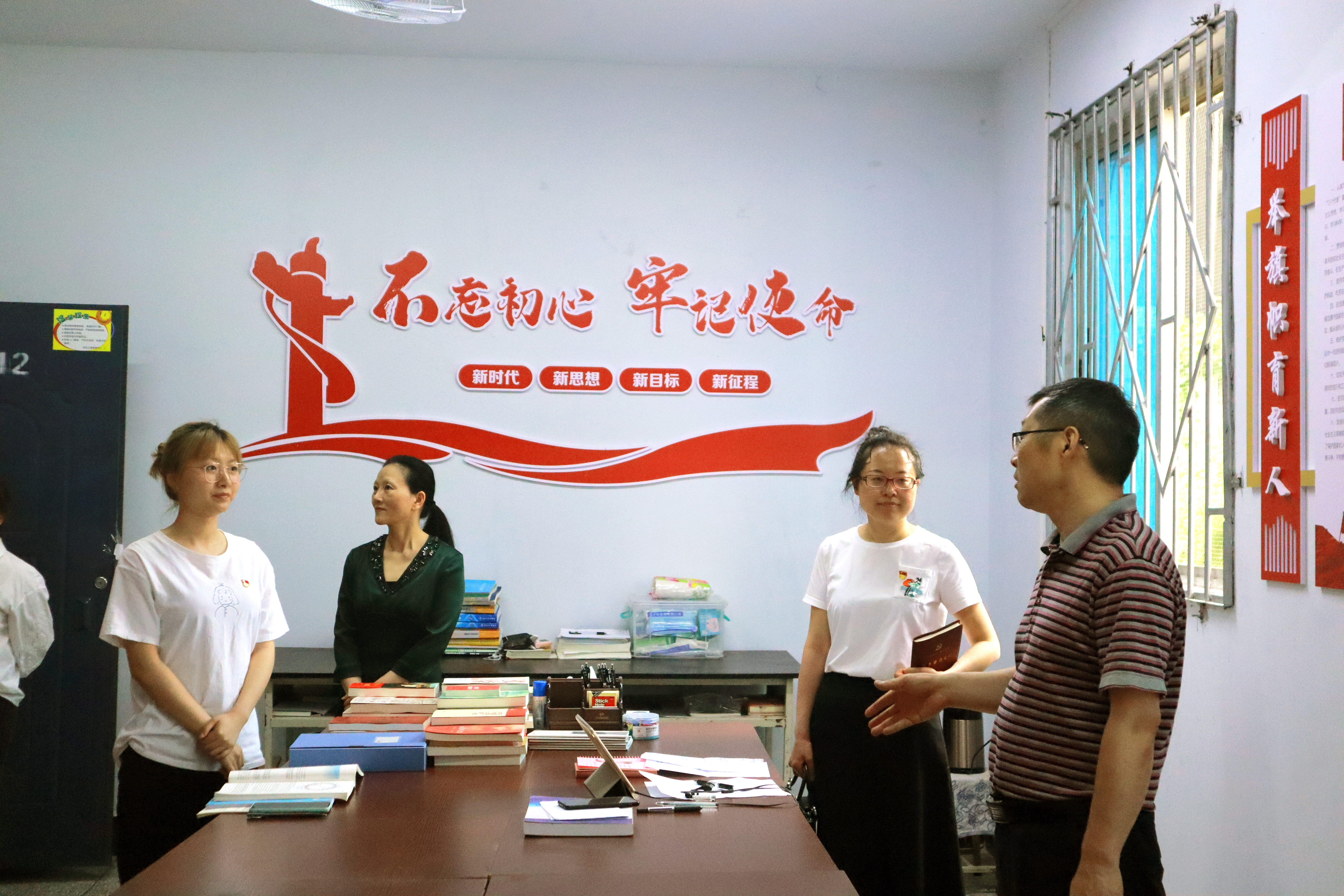 学校开展辅导员工作室建设检查