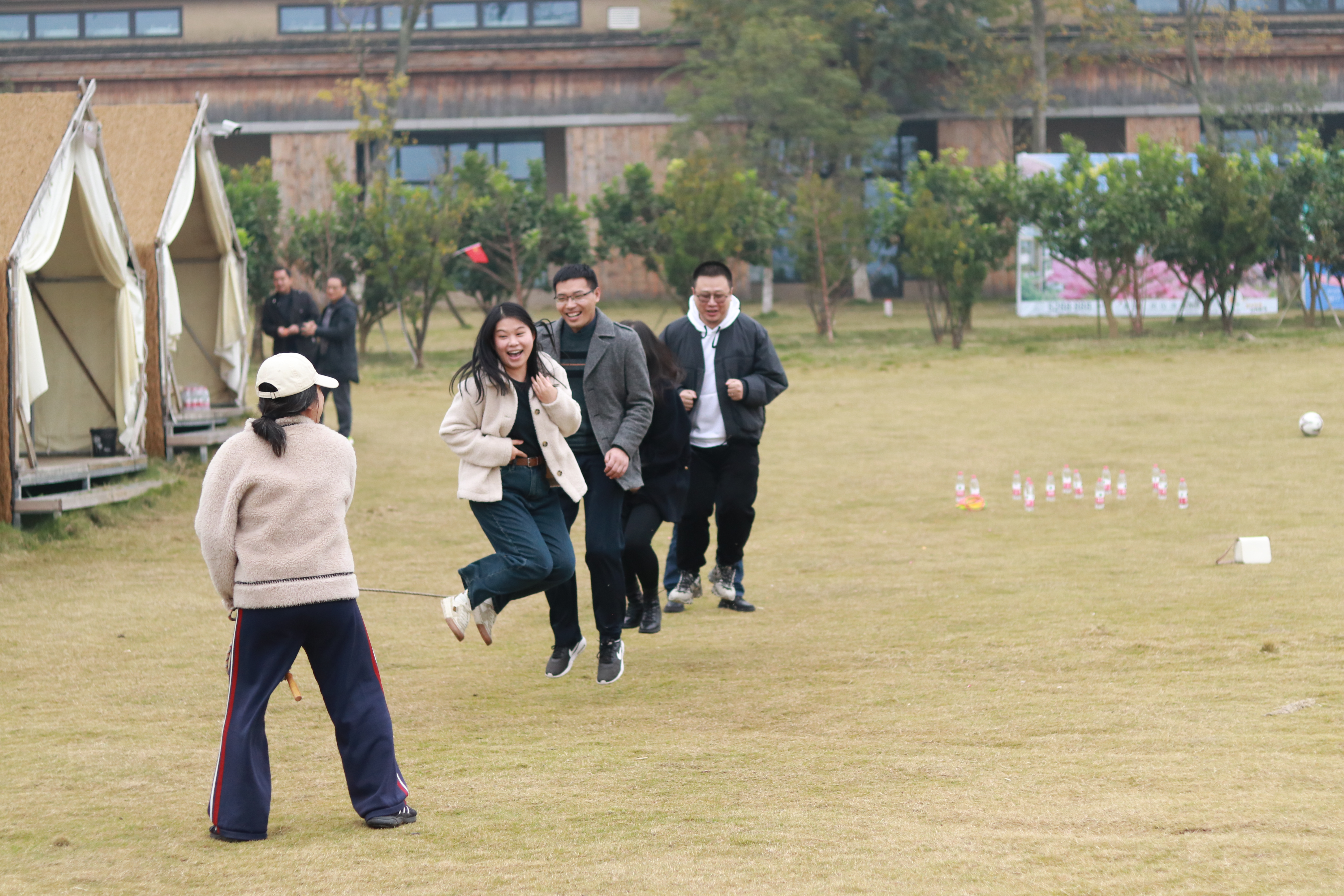 教辅工会赴凤仪湾湿地公园开展秋游活动