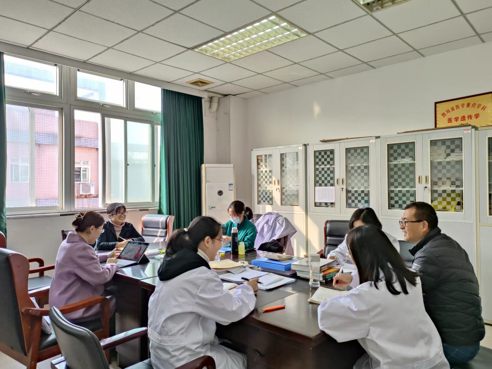 奋勇担当先作为  鼓足干劲谋发展