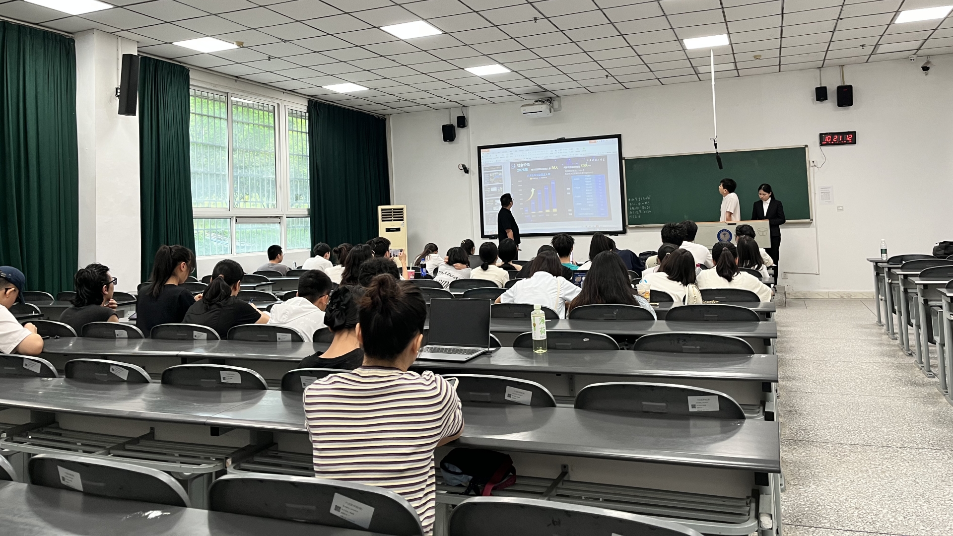 学校完成四川省国际大学生创新大赛(2024) 第二轮项目打磨