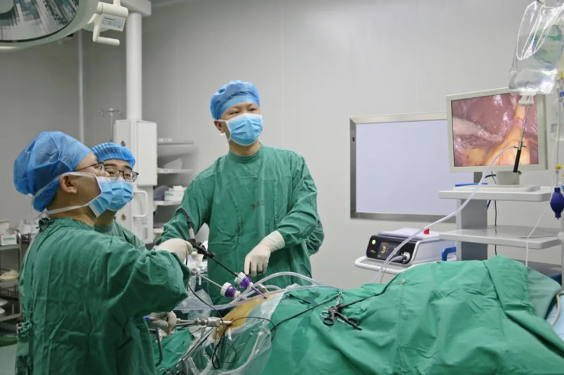 博士“三人组”基层行，手术台上开创多个“县域第一”