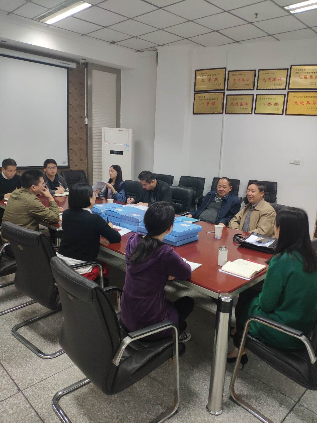 雷军副校长到计财处开展临床医学专业认证专项检查工作