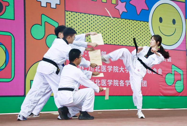 我校第十九届社团文化节暨第四届体育文化节启动仪式圆满举行