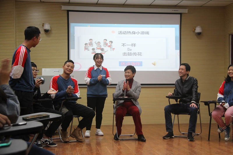 校领导参加管理学院“梦想与未来”主题班会