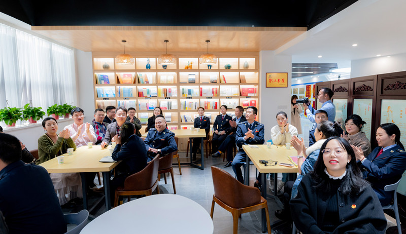 校团委赴南部县开展“书香致远，阅读青春”青悦读书会