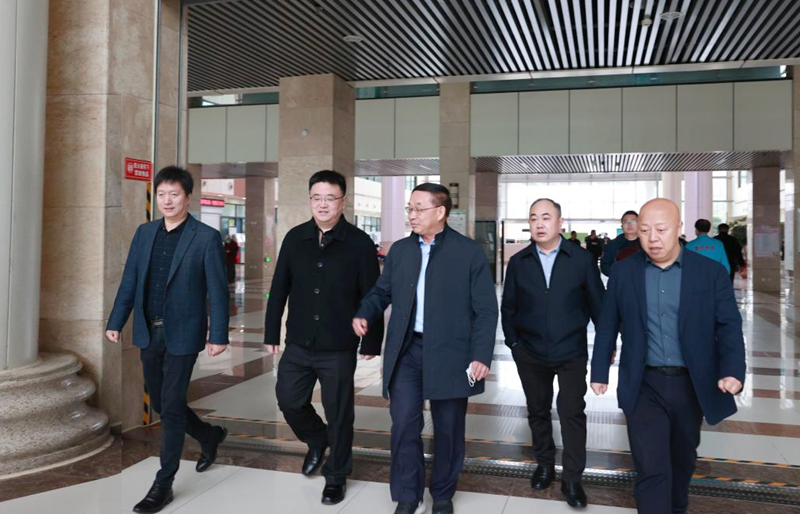 中国科学院院士、国家纳米科学中心主任赵宇亮莅临我校附属医院指导交流