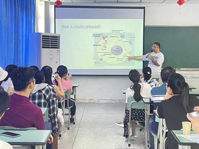 国际教育交流学院开展首届留学生教学示范课