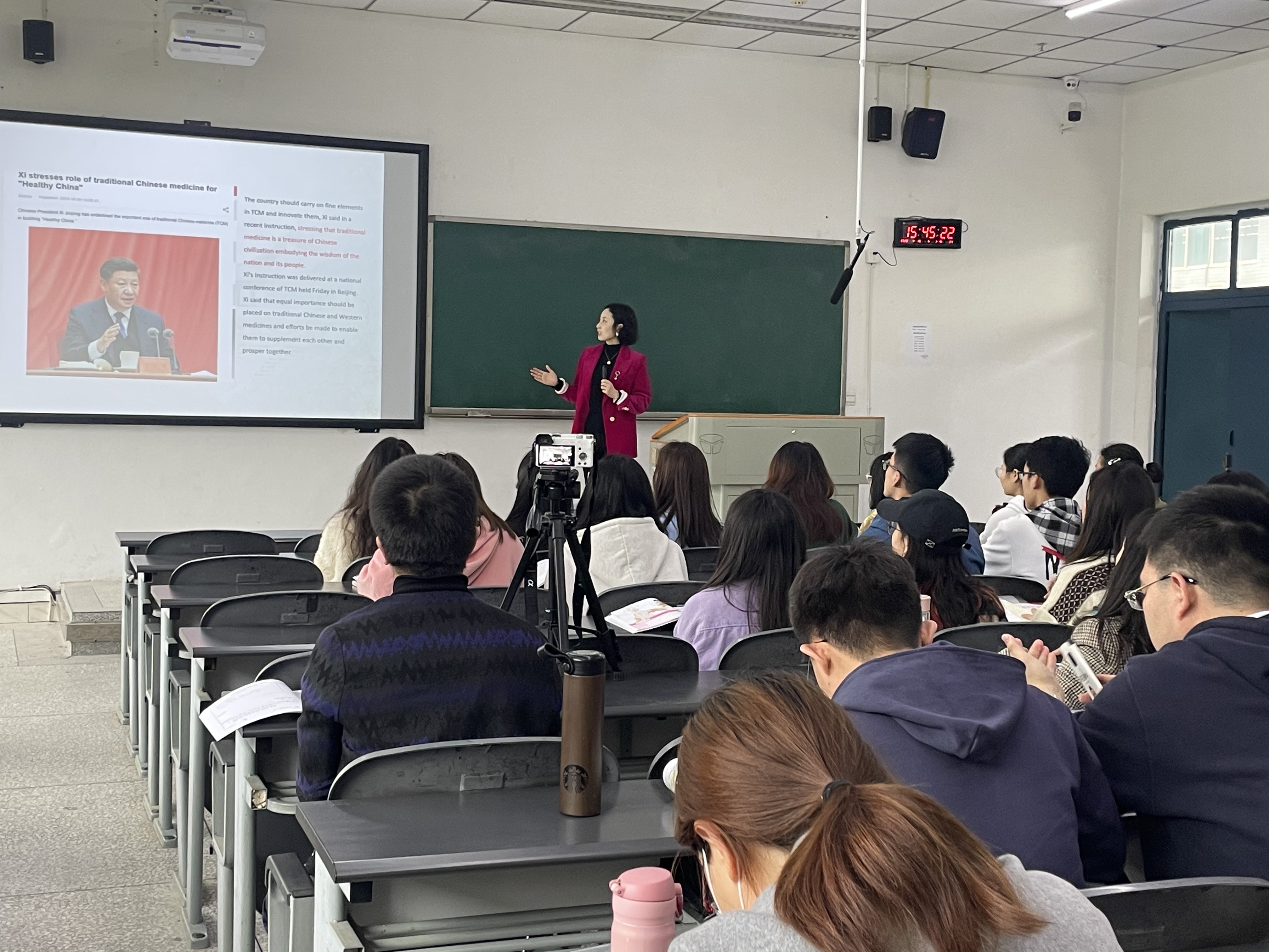 外国语言文化系举办“课程思政”示范公开课