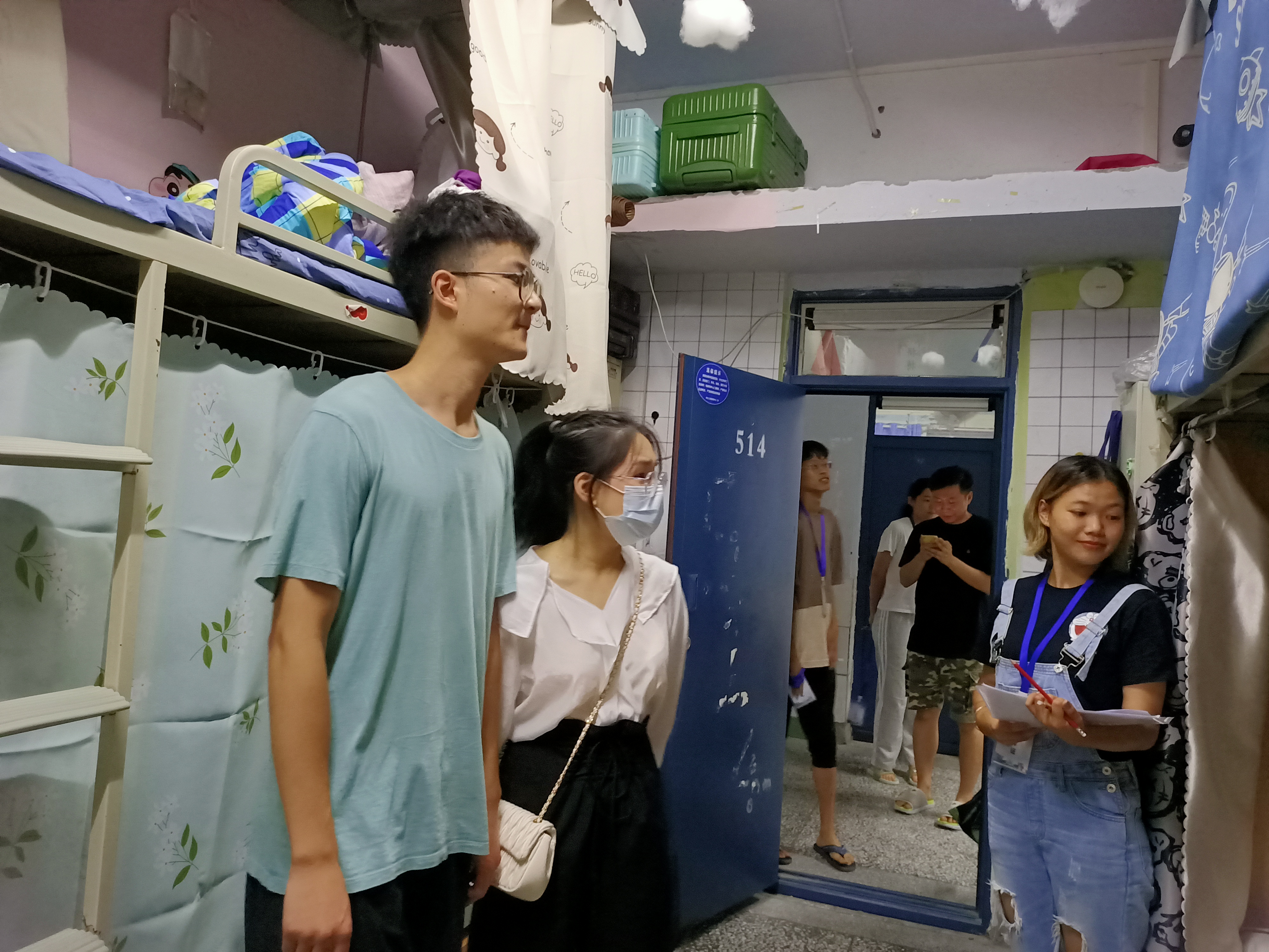 眼视光学老师查寝