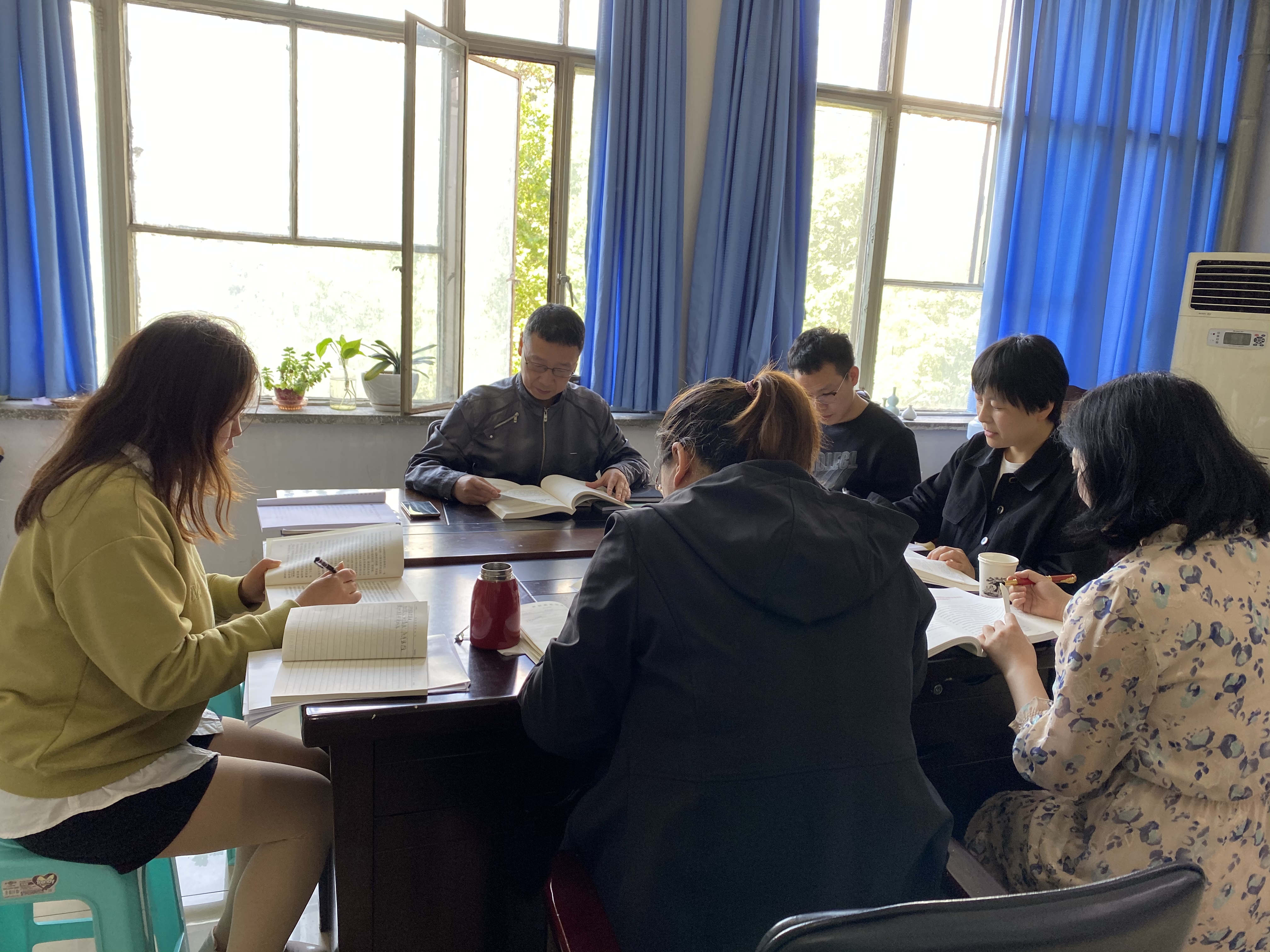 麻醉学系教师支部开展学党史读书会