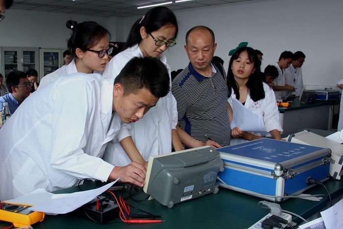 向学校第七次党代会巡礼：狠抓学科建设 凝练办学特色 全面提升品牌专业内涵建设