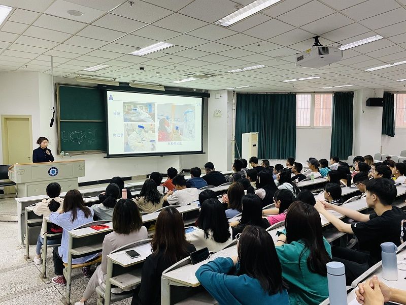 抗疫英雄为医学影像学院学生党员上党课