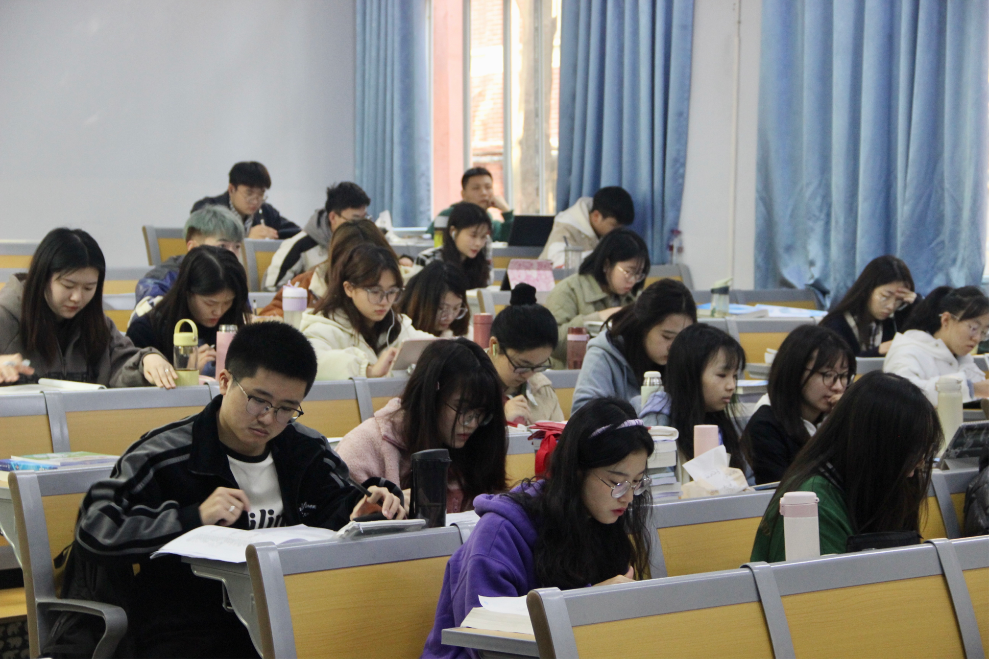 眼视光医学院顺利举办考研备考规划专题讲座