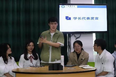 临床医学院·附属医院举行2021级临床医学专业卓越医生教育试点班师生见面会