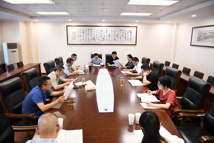 学校召开党的教育方针贯彻落实专项行动工作小组会议