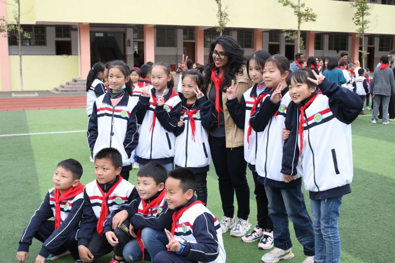 国际教育交流学院开展主题小学公益行活动