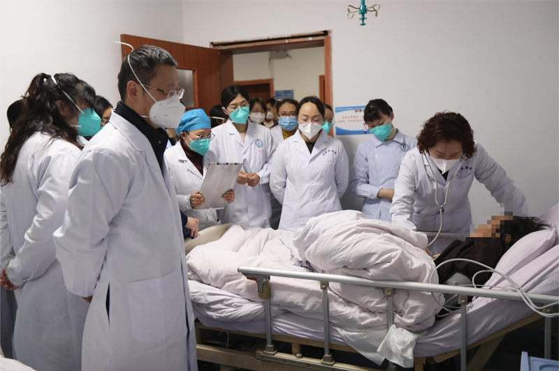 “保健康、防重症”——我校附属医院开展片区内新冠重症患者救治巡回指导和培训工作