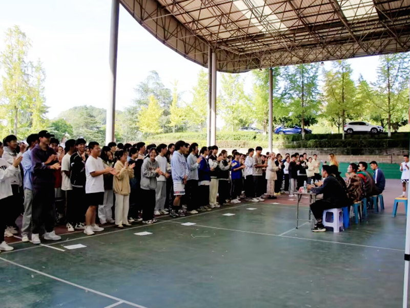 运动医学与康复学院顺利开展趣味运动会