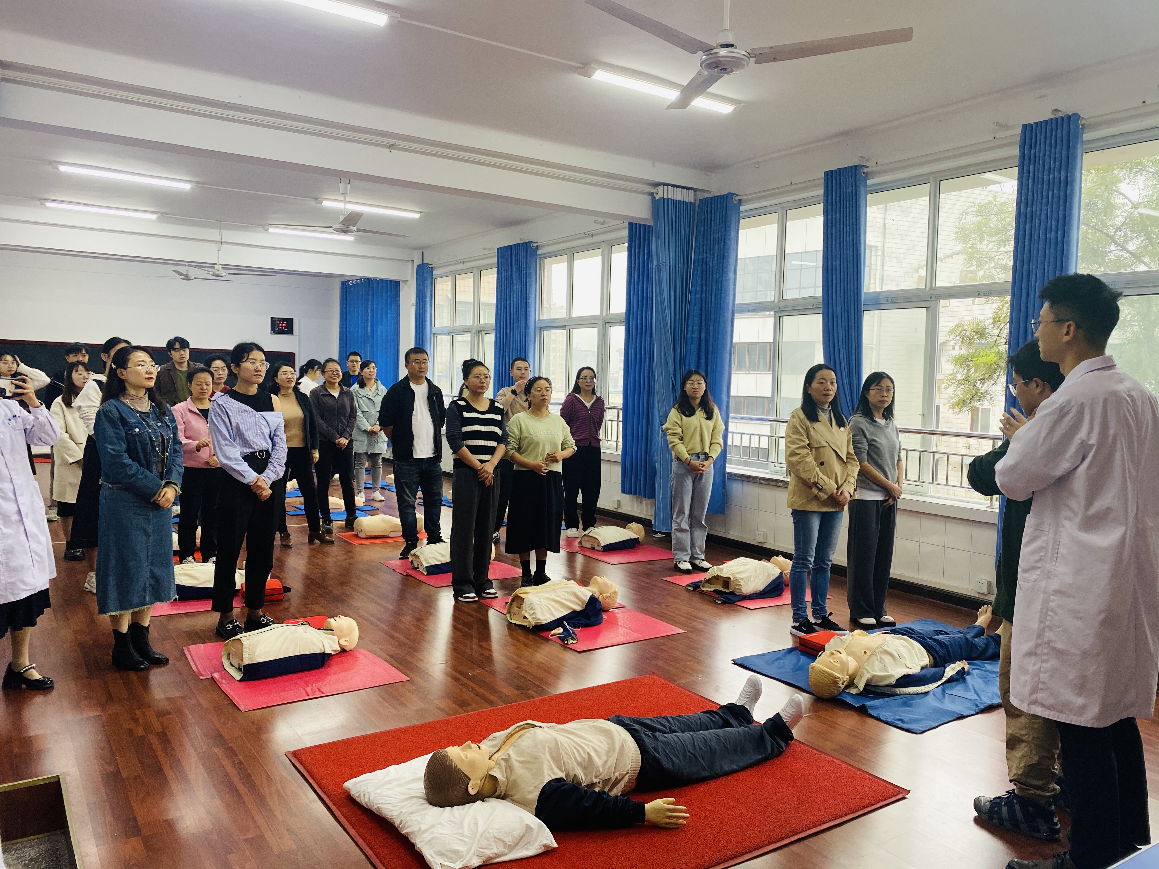 急救知识进学工 守护生命伴成长