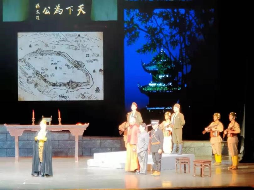 演绎红色革命经典  庆祝建党100周年