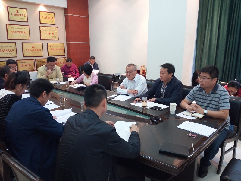 杜勇校长带队到教务处开展“大讨论、大学习、大调研” 活动