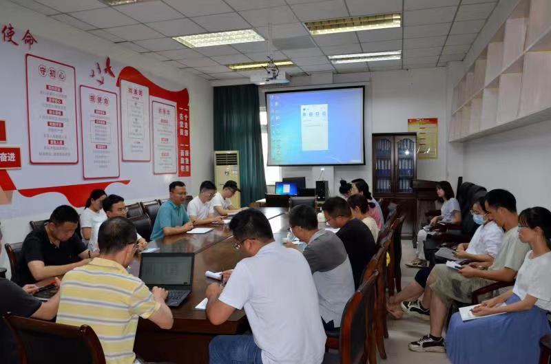 药学院和图书档案馆承办“一流科研信息,推动一流学术研究”在线报告