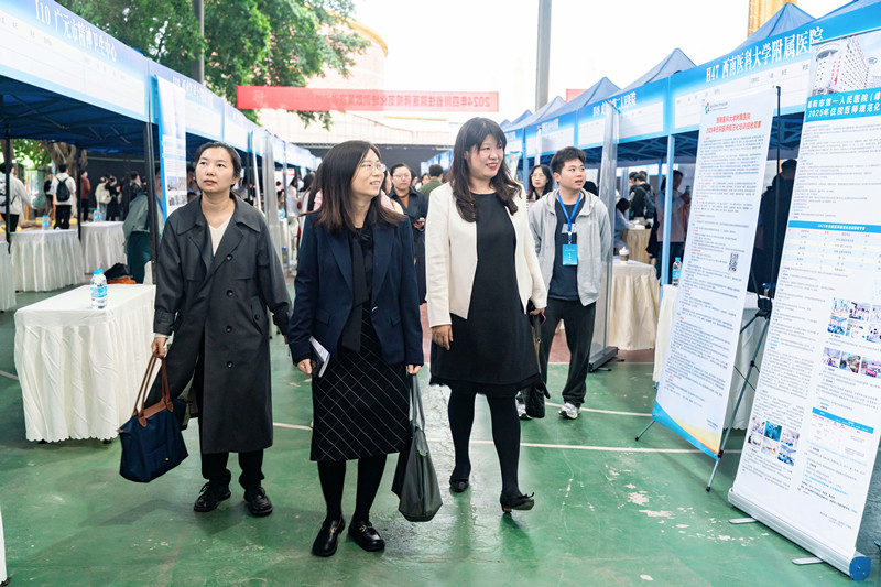 2024年四川省住院医师规范化培训宣讲进校园暨医学生人文教育宣讲活动在附属医院成功举办