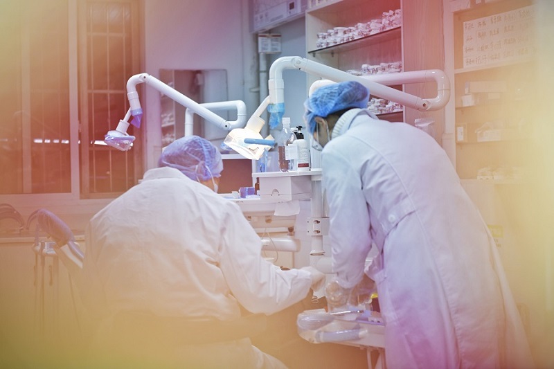 坚守岗位迎新春 书写最美“敬业福”