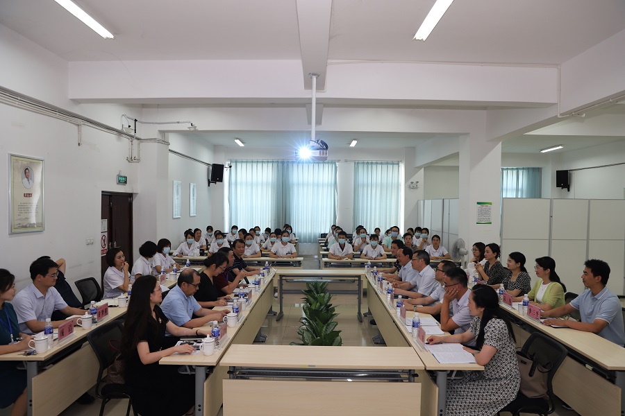 校领导率队赴攀枝花市中心医院护理全程教学点巡查