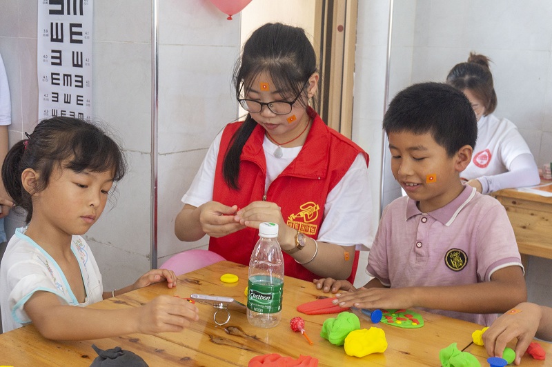 【三下乡·2021】临床医学系暑期社会实践队伍开展“小手拉大手,健康一起走”健康知识普及宣讲活动