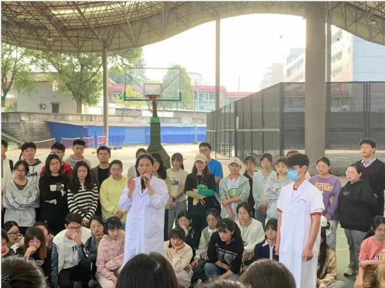 急救科普！临床医学院附属医院临床实验教学中心开展心肺复苏技能培训