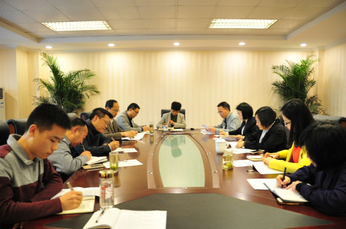 纪委书记朱燕萍参加指导基层党组织“十不准”学习活动