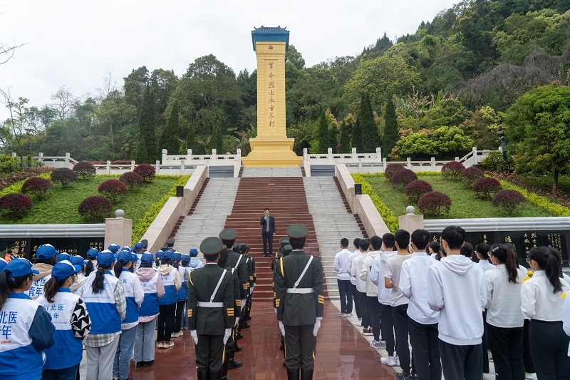 校团委开展“缅怀先烈固忠魂，传承精神勇担当”爱国主义教育主题活动