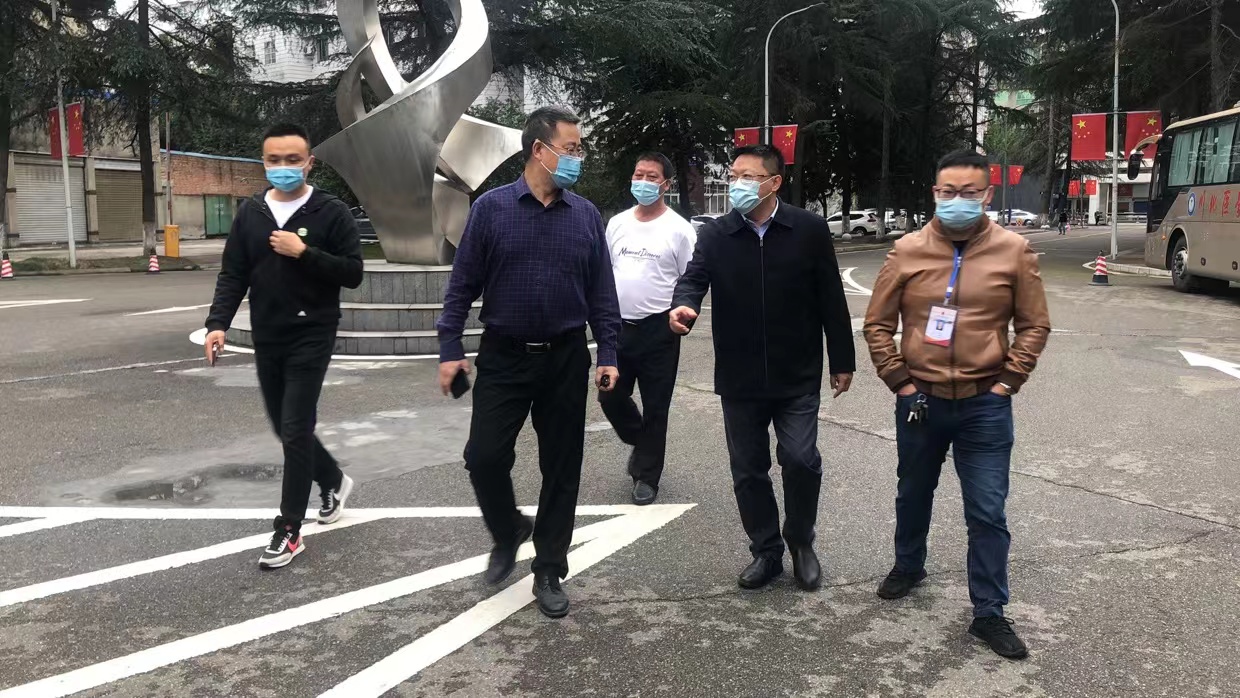 疫情防控检查，确保校园平安