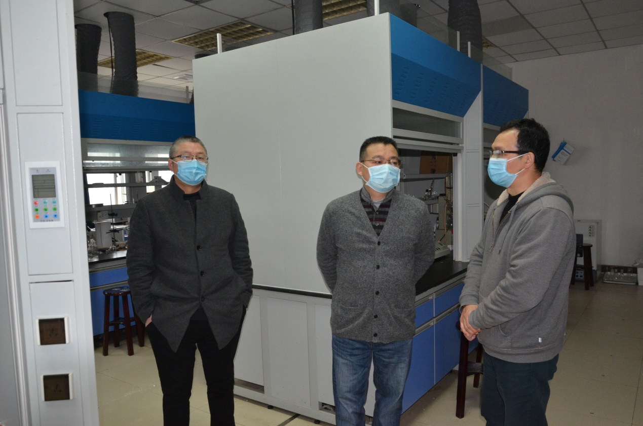 学校何永斌副院长莅临药学院调研指导