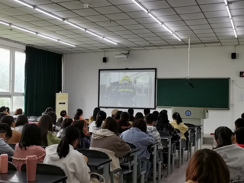 医学影像学院开展“消防进课堂安全护成长”云课堂形教课