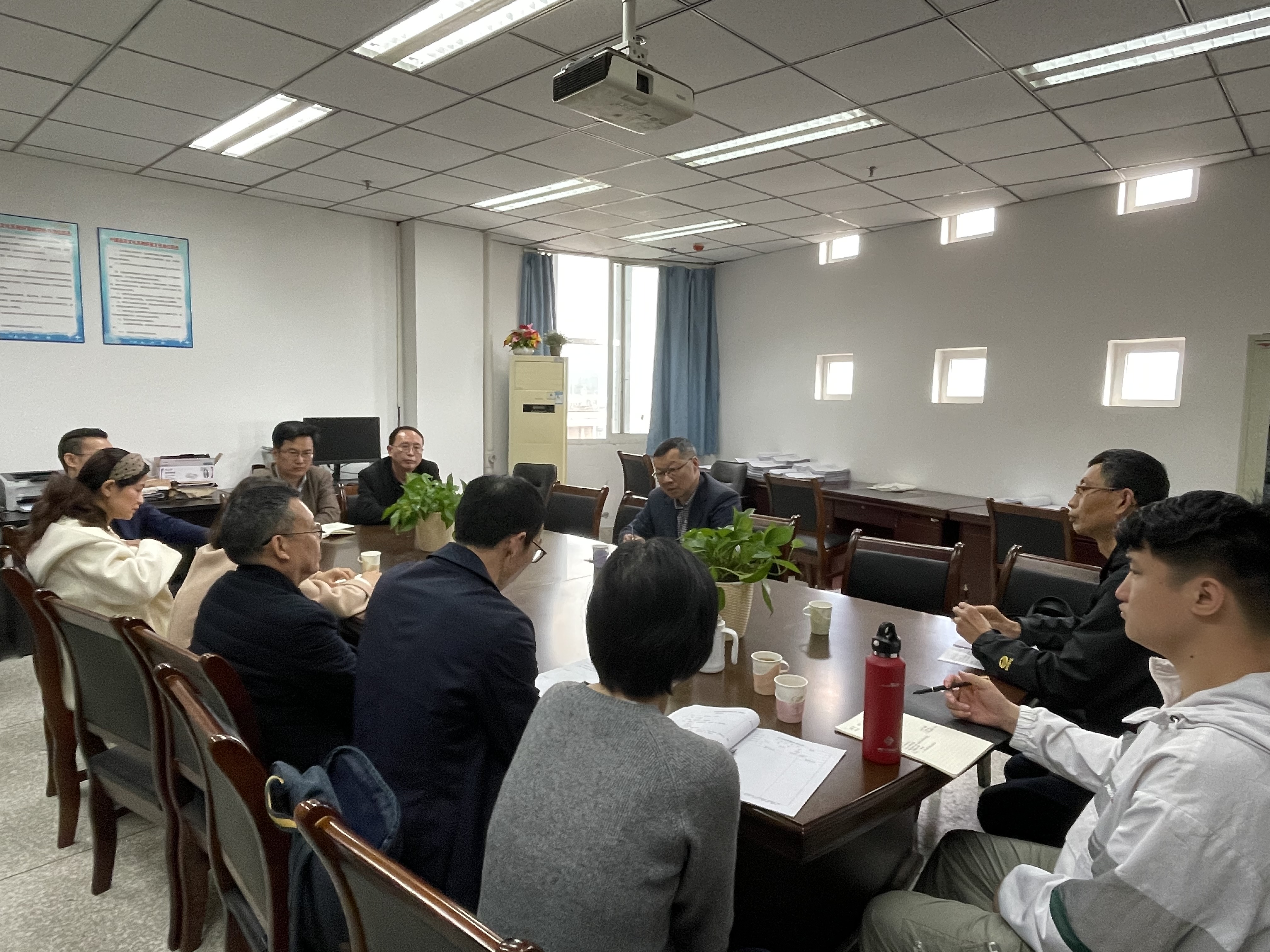 学校领导赴外国语言文化系调研