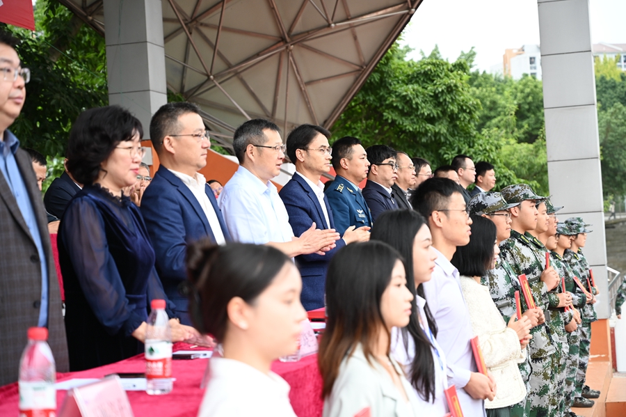 学校举行2024年军训成果展示大会