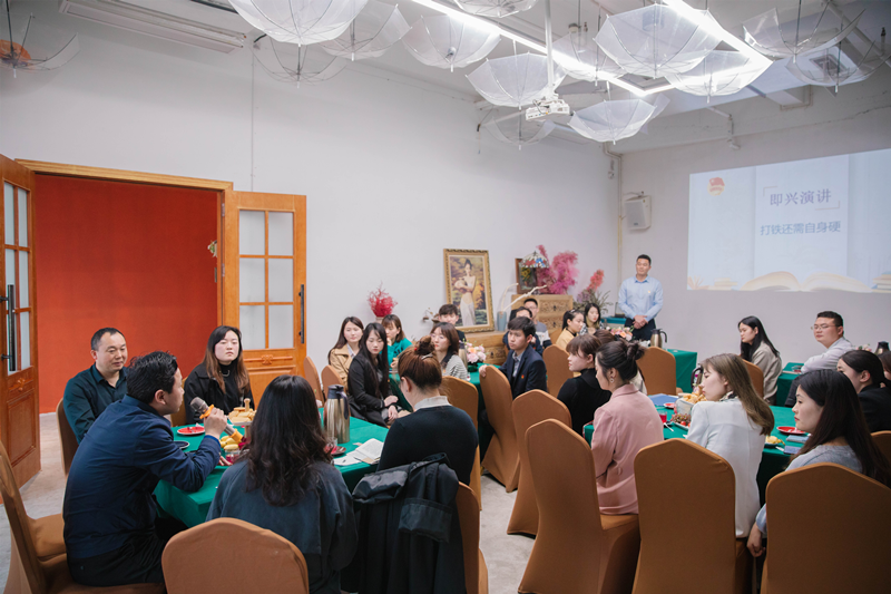 附属医院团委举办南充市医疗系统“青心向党·医路前行”阅读党史专题读书会