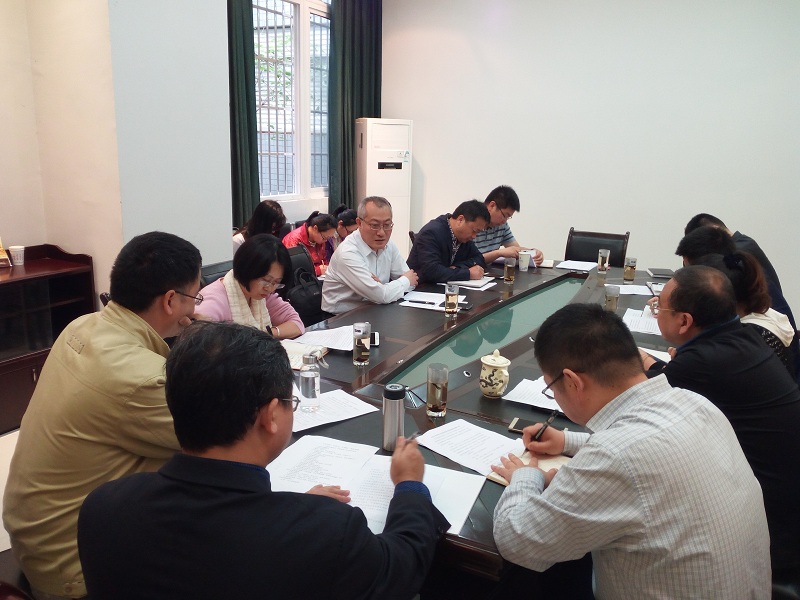 杜勇校长带队到教务处开展“大讨论、大学习、大调研” 活动