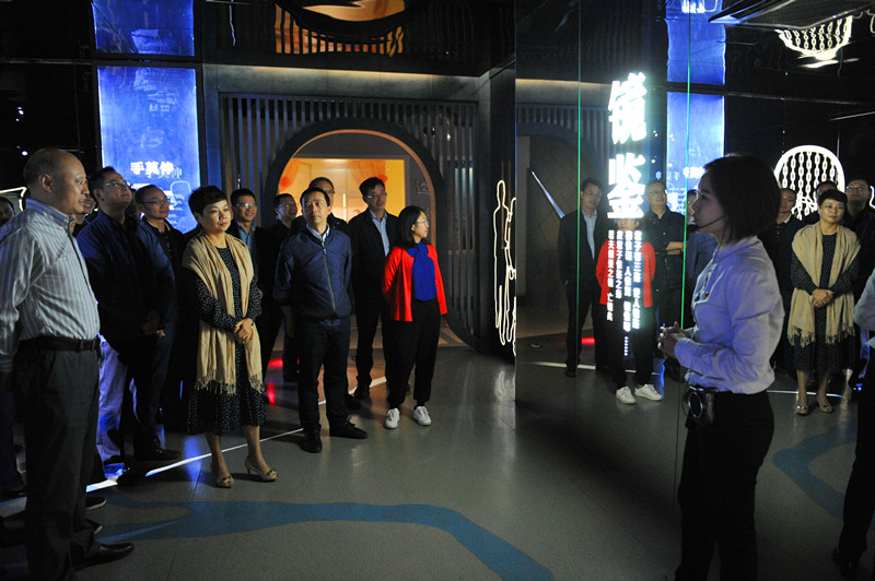 我校党员干部赴川中监狱开展廉政警示教育