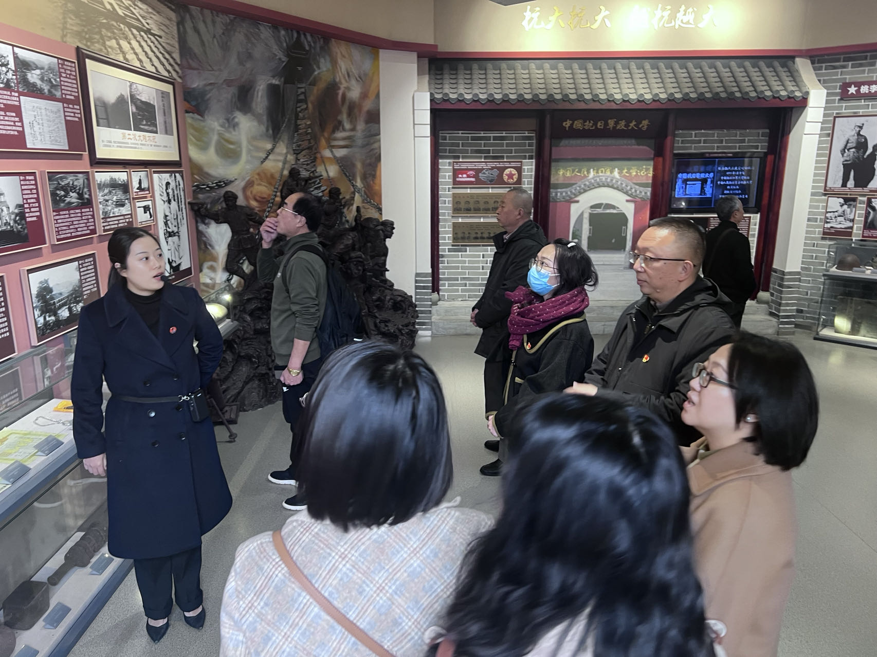 机关党委第十六党支部开展“缅怀革命先烈•重温入党誓词”主题党日活动