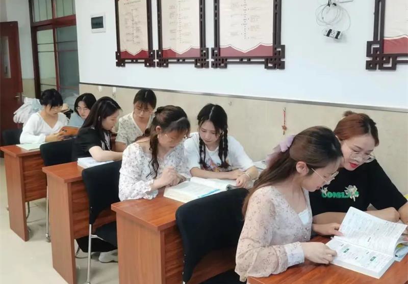 毕业季故事①｜“学霸实习寝室”：奋斗为底友情增彩