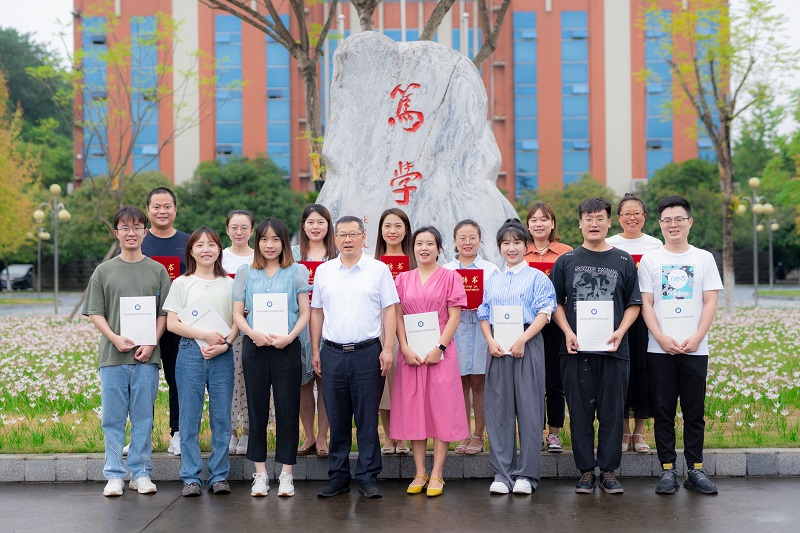 学校举行2022年新进辅导员入职暨新老辅导员结对仪式