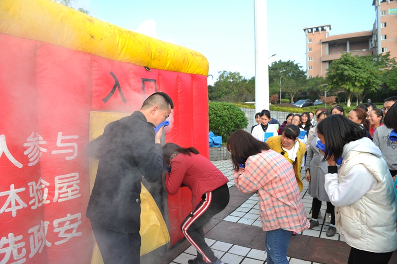 学校组织“119”消防培训为校园安全保驾护航